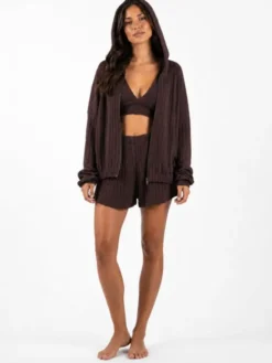 Agatha Studio Komplet sweter i spodnie materiałowe A26SS-KE-K07 Brązowy Slim Fit