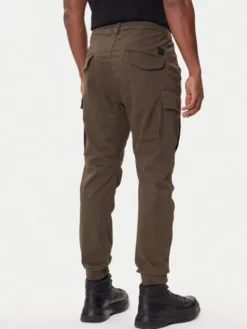 Alpha Industries Joggery Airman 188201 Zielony Tapered Fit