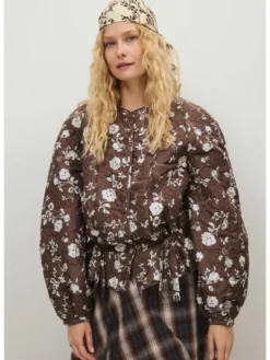 BIZUU Kurtka przejściowa LUCISSE FLORAL JACKET Brązowy Standard Fit