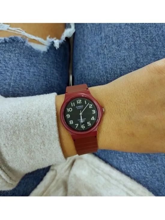 Casio Zegarek MQ-24UC-4BEF Bordowy