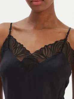 Chantelle Koszula nocna Legend C17WW5 Czarny Regular Fit