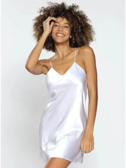 DKaren Lingerie Koszula nocna Karen Biały Classic Fit