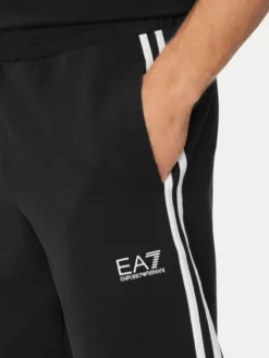 EA7 Emporio Armani Dres 7M002490 AF26309 UC001 Czarny Regular Fit