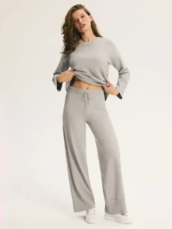 Esotiq Komplet sweter i spodnie materiałowe 46082 Szary Regular Fit