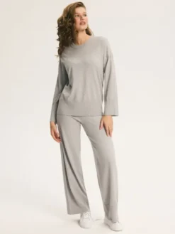 Esotiq Komplet sweter i spodnie materiałowe 46082 Szary Regular Fit