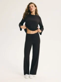 Esotiq Komplet sweter i spodnie materiałowe 46082 Brązowy Regular Fit