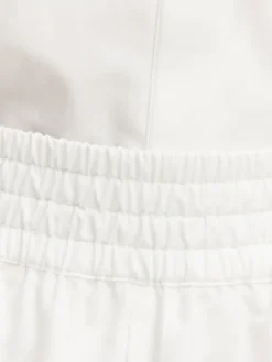 French Connection Szorty materiałowe Alissa 799C0 Biały Relaxed Fit