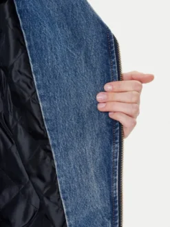 Guess Kurtka jeansowa W5YN70 D4XYZ Niebieski Regular Fit