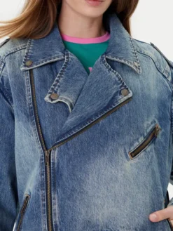 Guess Kurtka jeansowa W5YN70 D4XYZ Niebieski Regular Fit
