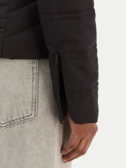 Guess Kurtka przejściowa W6RL02 WJ492 Czarny Regular Fit