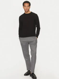 Guess Sweter 170947 Czarny Classic Fit