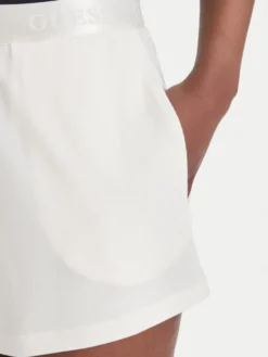 Guess Szorty sportowe O6GD02 KCQP2 Biały Relaxed Fit