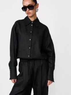 La Mania Koszula NAMI Czarny Basic Fit