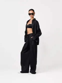 La Mania Koszula NAMI Czarny Basic Fit
