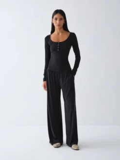 La Mania Longsleeve ESTHER Czarny Basic Fit