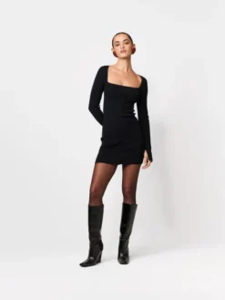 La Mania Sukienka dzianinowa VENUS Czarny Basic Fit