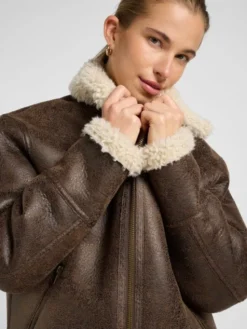 Lee Kurtka przejściowa AVIATOR JACKET Brązowy Relaxed Fit