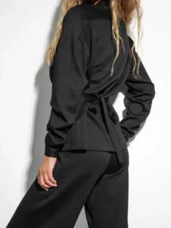 LilaLou Dres Coce Czarny Regular Fit