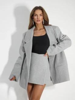 LilaLou Szorty materiałowe Lana Szary jasny Regular Fit