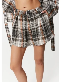 Magda Matyja Szorty materiałowe GRETA SHORTS Szary Regular Fit
