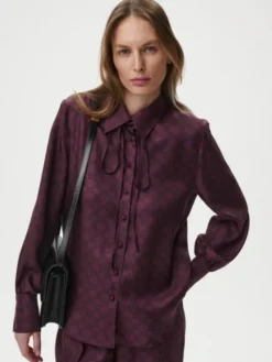 MARI PRETI Bluzka MONOGRAM M Bordowy Regular Fit
