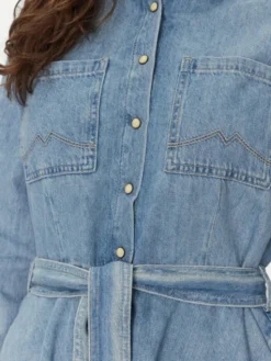 Mustang Sukienka jeansowa Hazel 1016228 Niebieski Flared Fit