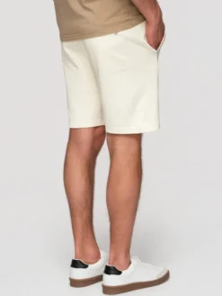 Ombre Szorty materiałowe OM-SRBS-0205 Kremowy Relaxed Fit