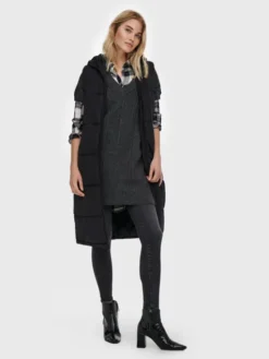 ONLY Bezrękawnik Alina 15241995 Czarny Regular Fit