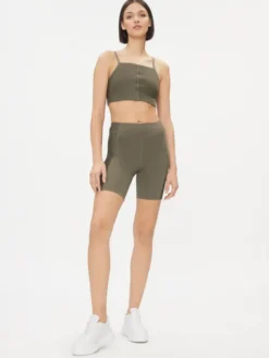 Reebok Szorty sportowe Yoga Performance IM4041 Khaki Tight Fit