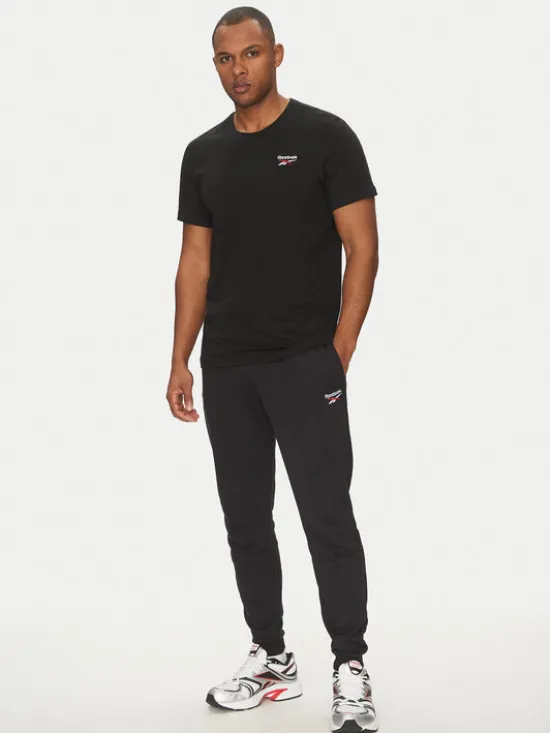 Reebok T-Shirt 100221874 Czarny Regular Fit