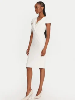 Rinascimento Sukienka koktajlowa CFC0125515003 Biały Slim Fit