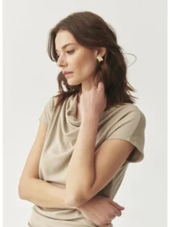 TATUUM Sukienka dzianinowa SELINI Beżowy Flare Fit