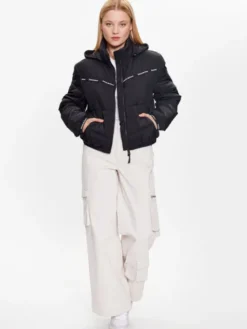 Tommy Jeans Kurtka przejściowa DW0DW16100 Czarny Regular Fit