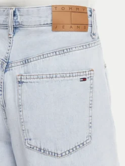 Tommy Jeans Szorty jeansowe DW0DW22709 Niebieski jasny Loose Fit