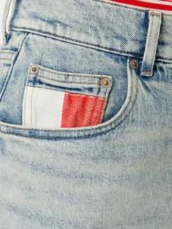 Tommy Jeans Szorty jeansowe DW0DW22893 Niebieski Mom Fit