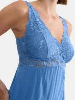 Triumph Koszula nocna Timeless Sensuality 10227238 Niebieski Regular Fit