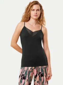 Triumph Koszulka piżamowa Aura Spotlight 10221405 Czarny Regular Fit