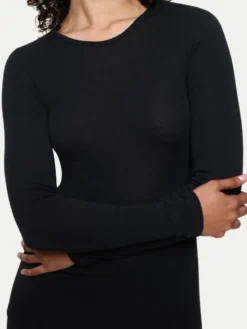 Triumph Koszulka piżamowa Beauty Layers 10225656 Czarny Slim Fit