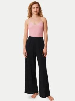 Triumph Spodnie piżamowe Aura Spotlight 10221403 Czarny Relaxed Fit