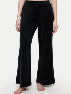 Triumph Spodnie piżamowe Sensual Velour 10225077 Czarny Wide Leg