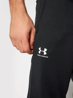 Under Armour Spodnie dresowe Ua Sportstyle 1290261 Czarny Relaxed Fit