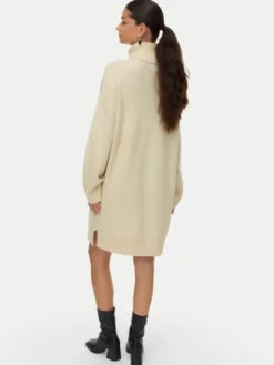 Vero Moda Sukienka dzianinowa Aquarius 10331900 Beżowy Regular Fit