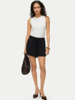 Vero Moda Szorty materiałowe Menny 10323630 Czarny Regular Fit