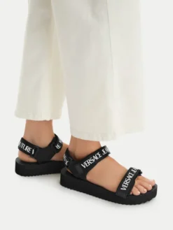 Versace Jeans Couture Sandały 80VA3SX4 ZS630 Czarny